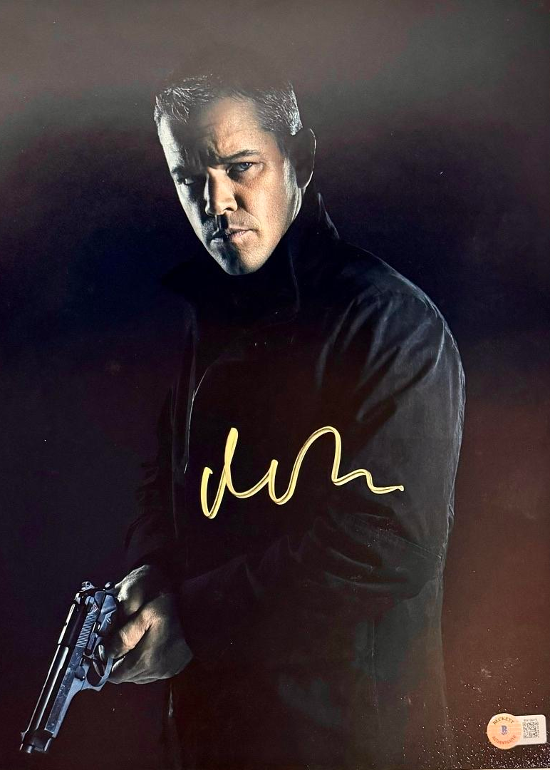 Matt Damon Signed 11x14 Photo (Jason Bourne) - Beckett COA